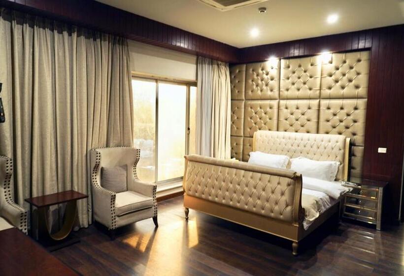 سوئیت پرزیدنت, Circle Club Faisalabad