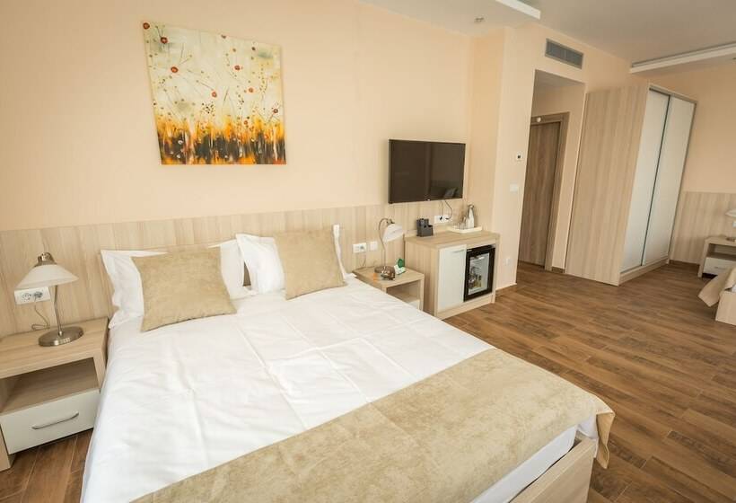 اتاق خانوادگی, Mar Garni