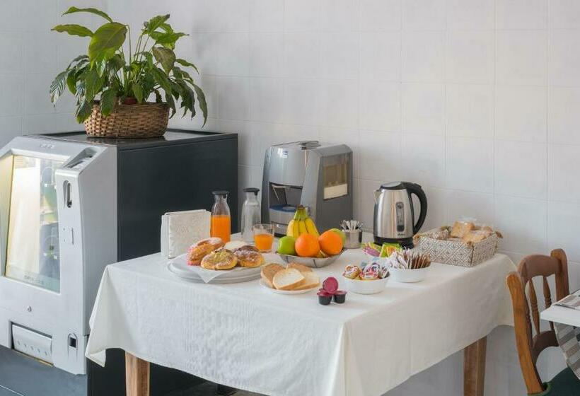 חדר דלוקס עם נוף להרים, Travelershome Morena Guesthouse