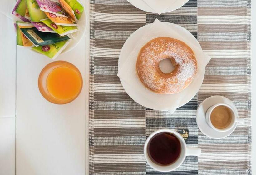 חדר דלוקס עם נוף להרים, Travelershome Morena Guesthouse