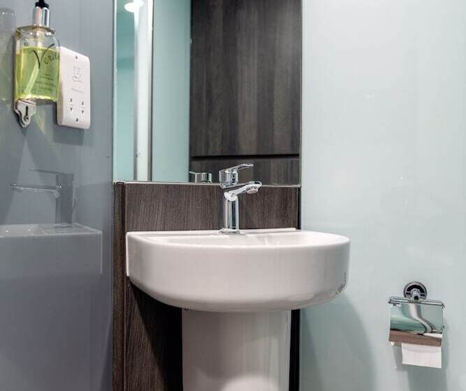 家庭间, Easyhotel Milton Keynes