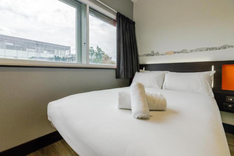 スタンダードルーム, Easyhotel Milton Keynes