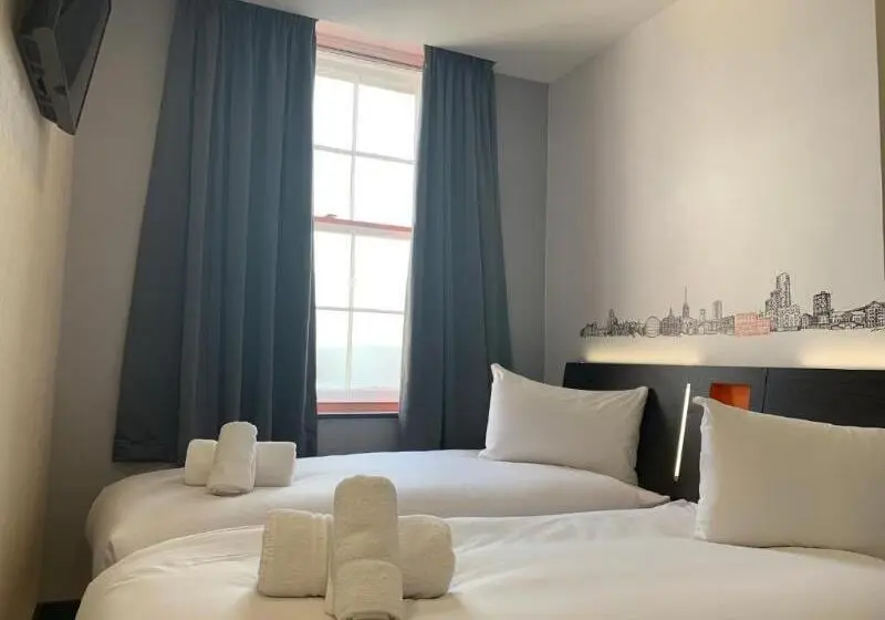 スタンダードルーム, Easyhotel Milton Keynes