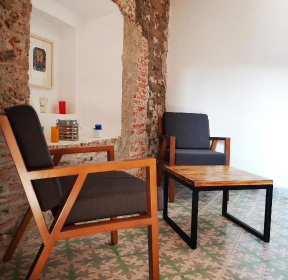 デラックススイート, Santa Josefita B&b