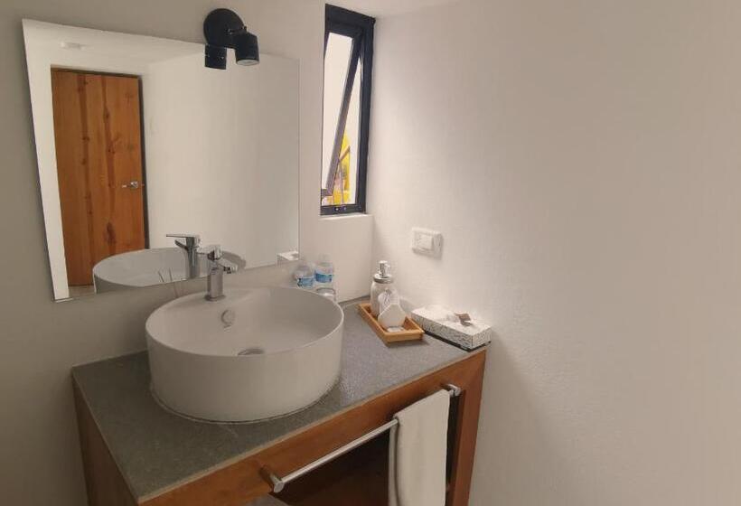 デラックススイート, Santa Josefita B&b