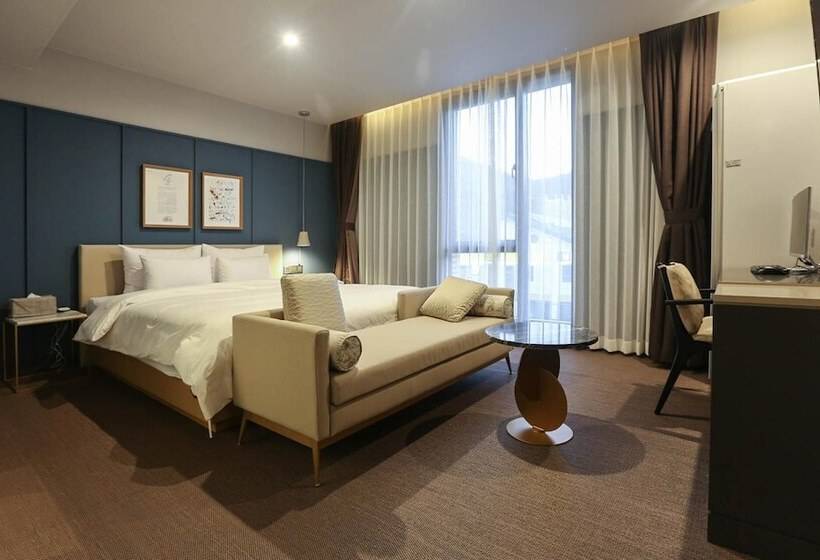 חדר פרמיום, Gimhae Samgye Brown Dot