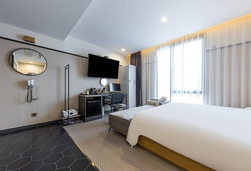 Номер Премиум, Gimhae Samgye Brown Dot