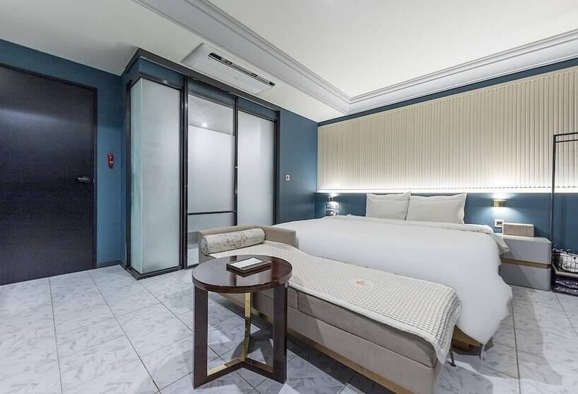 Номер Deluxe, Gimhae Samgye Brown Dot