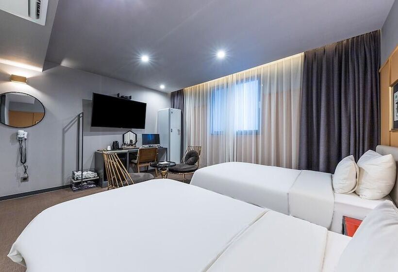 חדר פרמיום, Gimhae Samgye Brown Dot