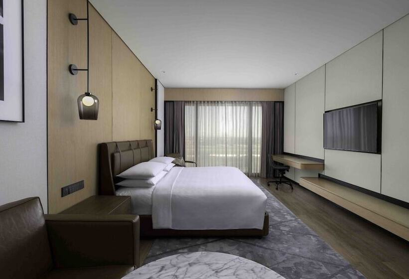 Номер Клуб, Sheraton Manila