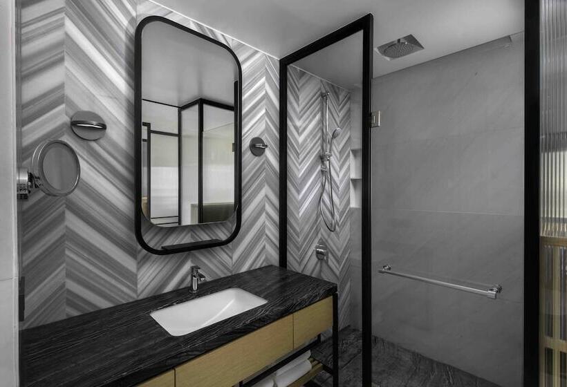 اتاق کلاب, Sheraton Manila