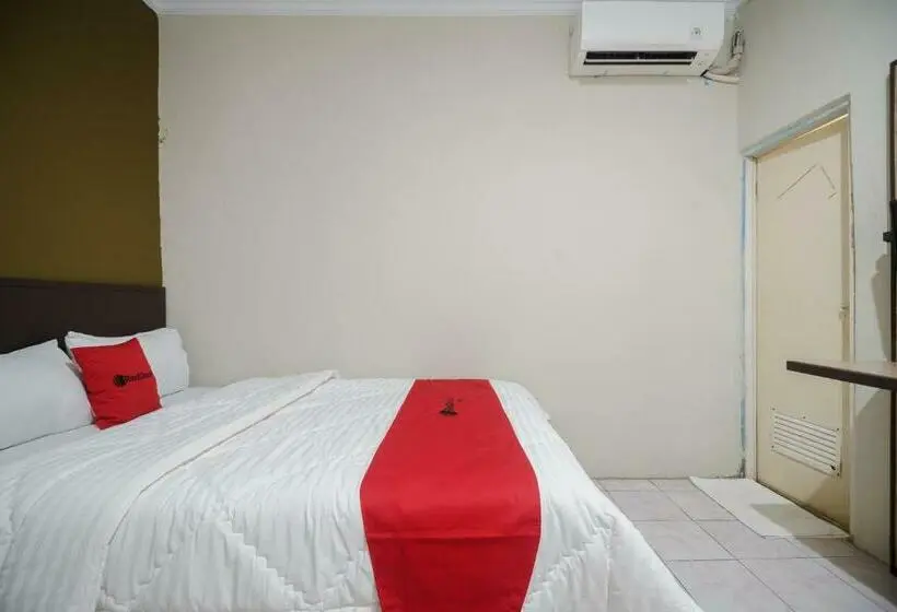 スタンダードルーム, Reddoorz Near Cikampek Mall Karawang