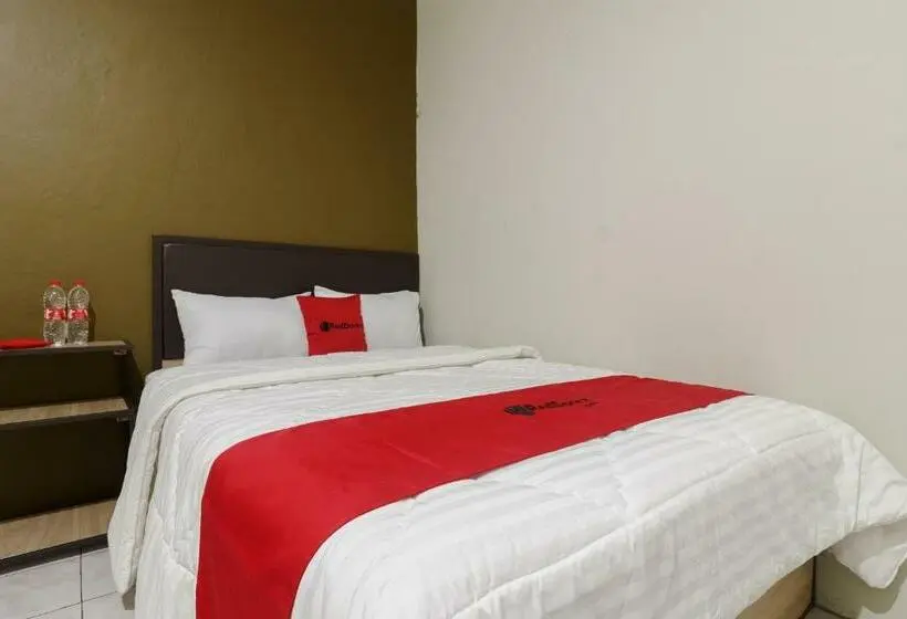 スタンダードルーム, Reddoorz Near Cikampek Mall Karawang