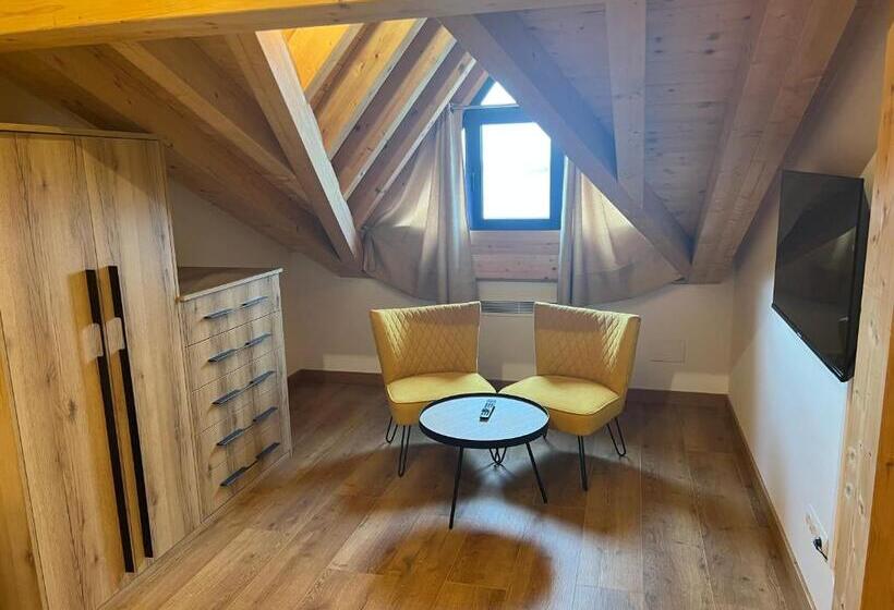 חדר סטנדרט, La Trainera