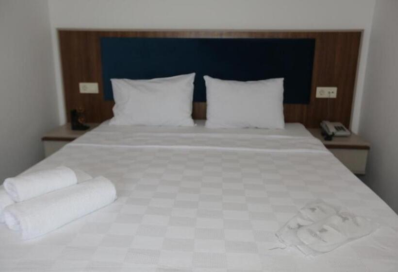 اتاق لوکس سه تخته, Tevetoglu