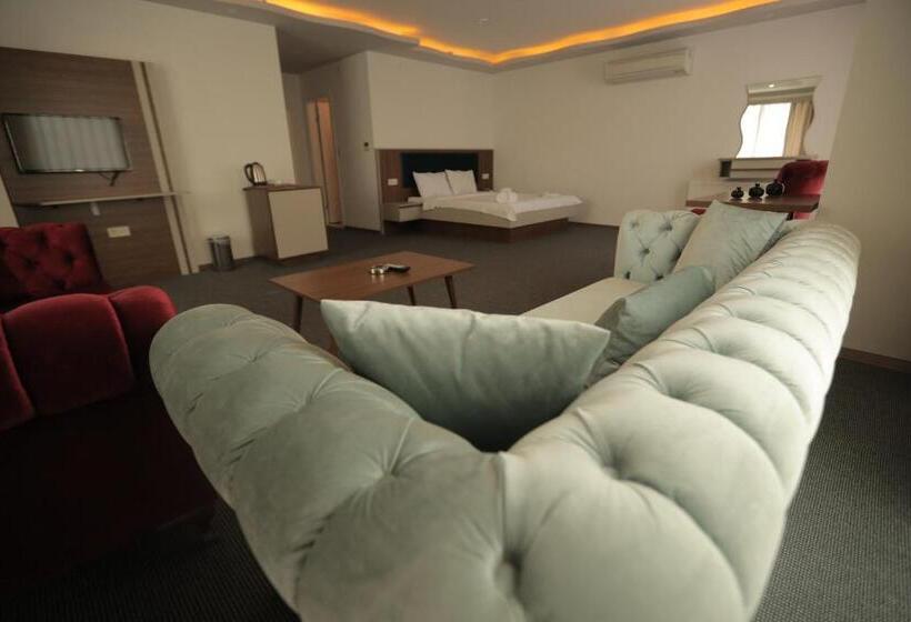 اتاق لوکس, Tevetoglu