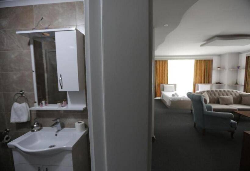 اتاق لوکس سه تخته, Tevetoglu