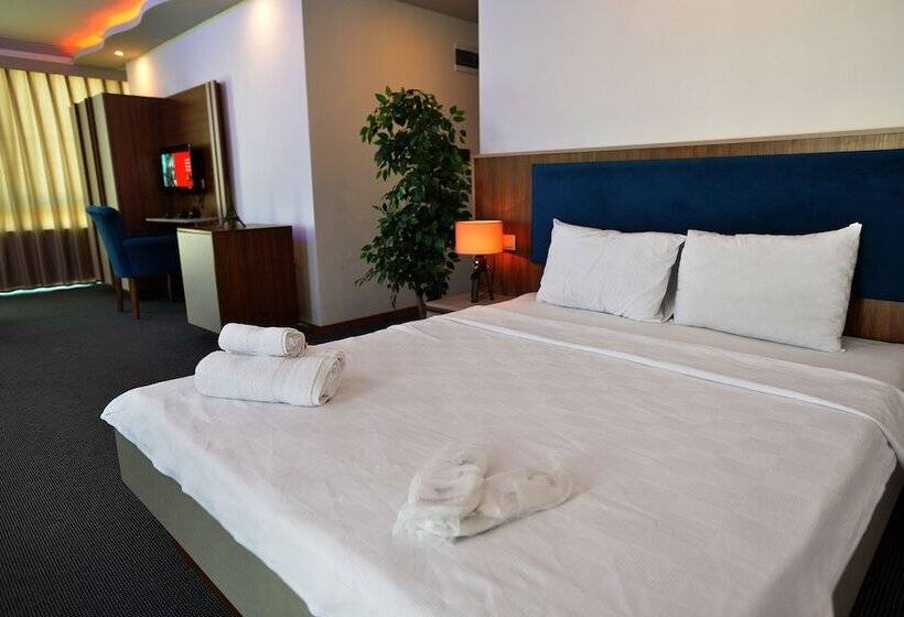 اتاق لوکس, Tevetoglu