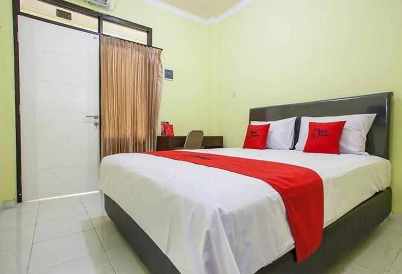 标准间, Reddoorz Near Petra University 2