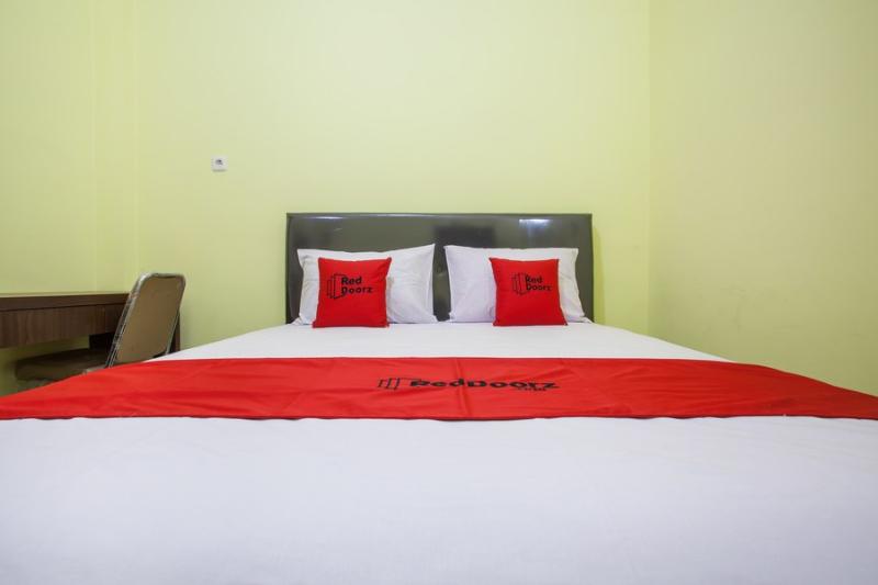 标准间, Reddoorz Near Petra University 2