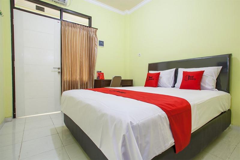 标准间, Reddoorz Near Petra University 2