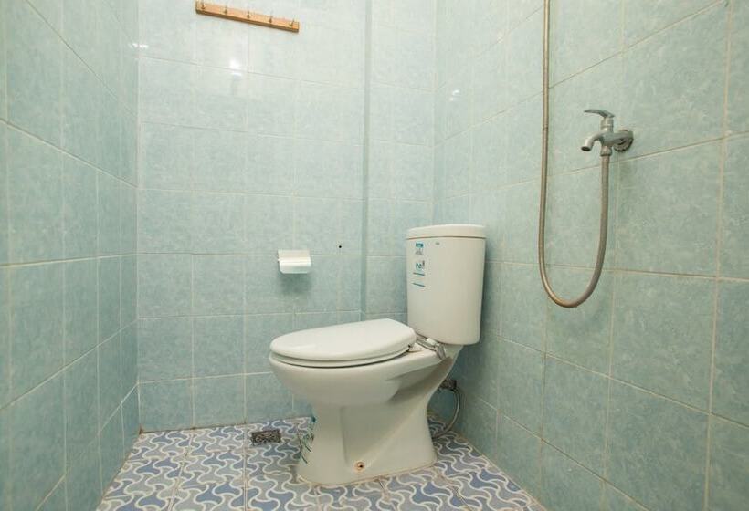 Номер Economy, Reddoorz Near Petra University 2