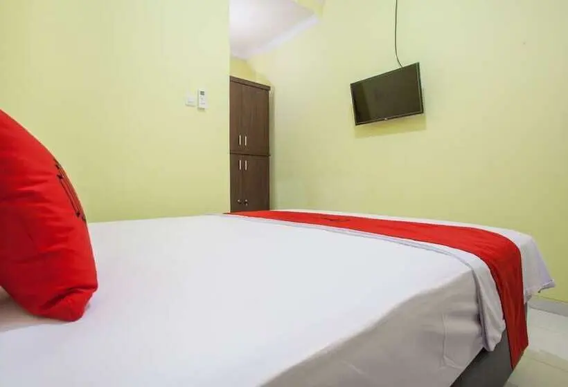 エコノミールーム, Reddoorz Near Petra University 2
