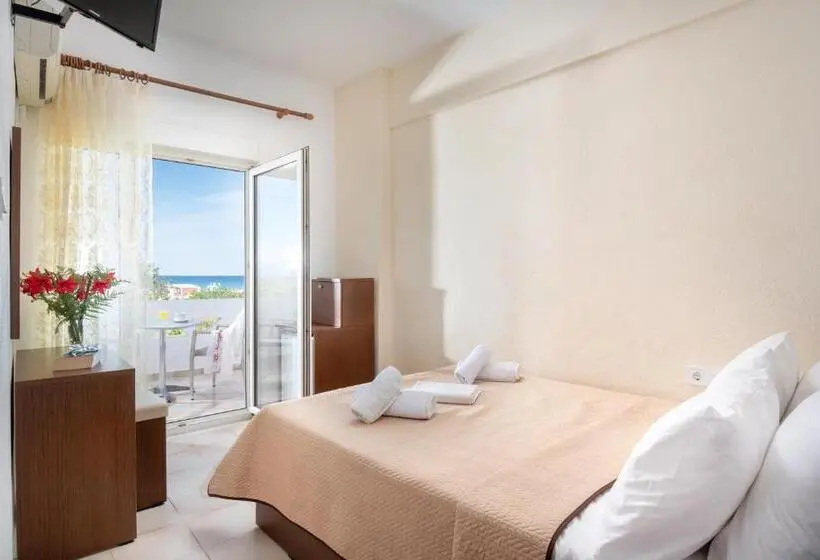 Chambre Familiale Classique, Stefani