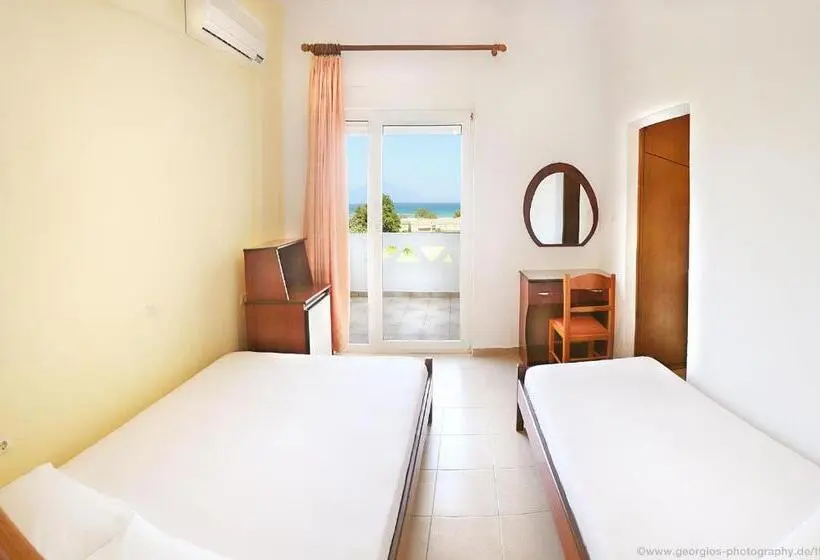 Chambre Triple Standard Vue Mer, Stefani