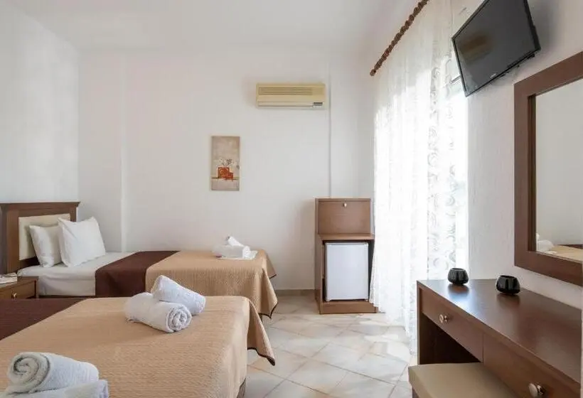 Chambre Triple Standard Vue Jardin, Stefani