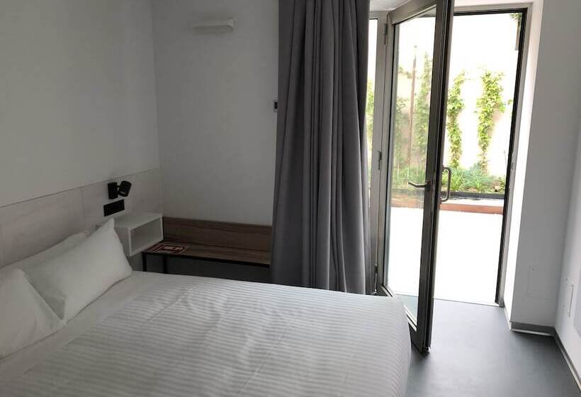 اتاق استاندارد یک نفره, Melibea By Gaiarooms