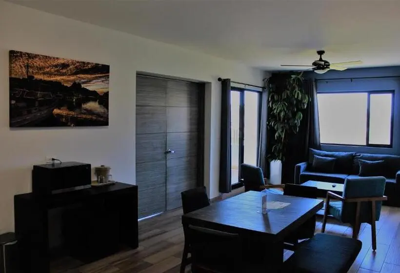 Deluxe Suite Sea View, Sawari