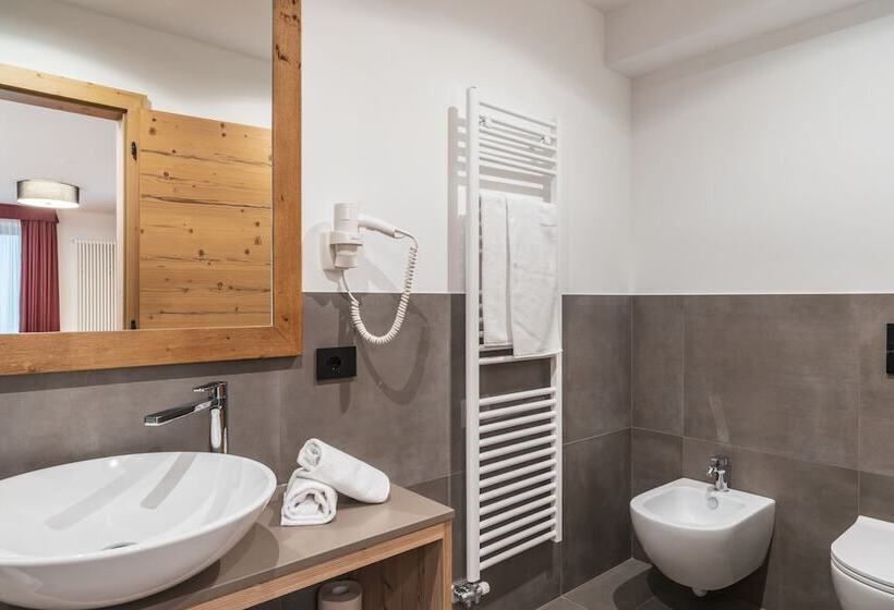 高级大房间, Ai Spiazzi