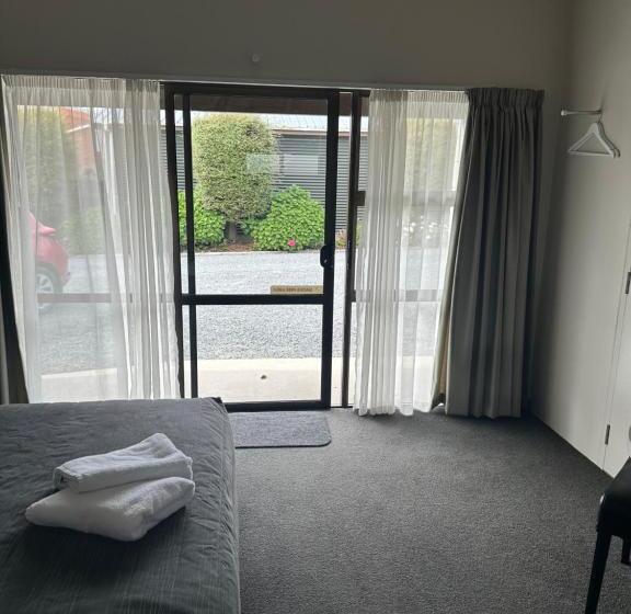 חדר סטודיו סטנדרד, Helensborough Motor Inn