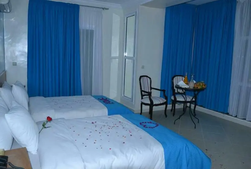 Standard-huone, Aymen