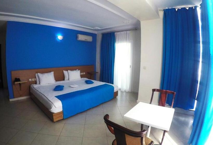 اتاق استاندارد, Aymen