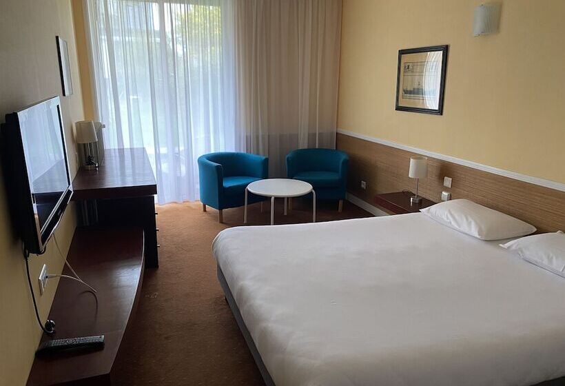 Номер Стандарт Вид на Сад, Cap D Ambre