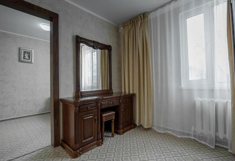 استودیوی استاندارد, Park Hotel Uralsk