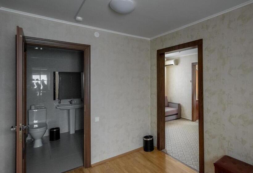 استودیوی استاندارد, Park Hotel Uralsk