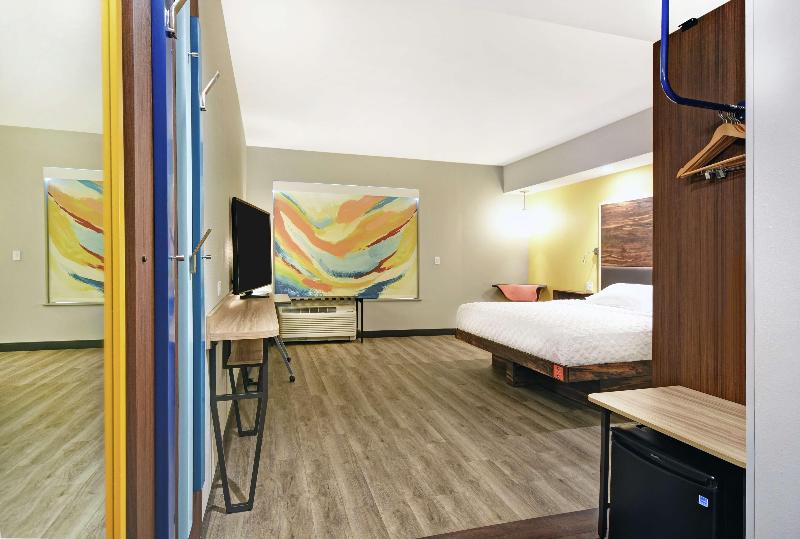 اتاق استاندارد سه تخته با سرویس بهداشتی مشترک, Douzi Hotel Xpark. Gloria Outlets. Taoyuan Mrt