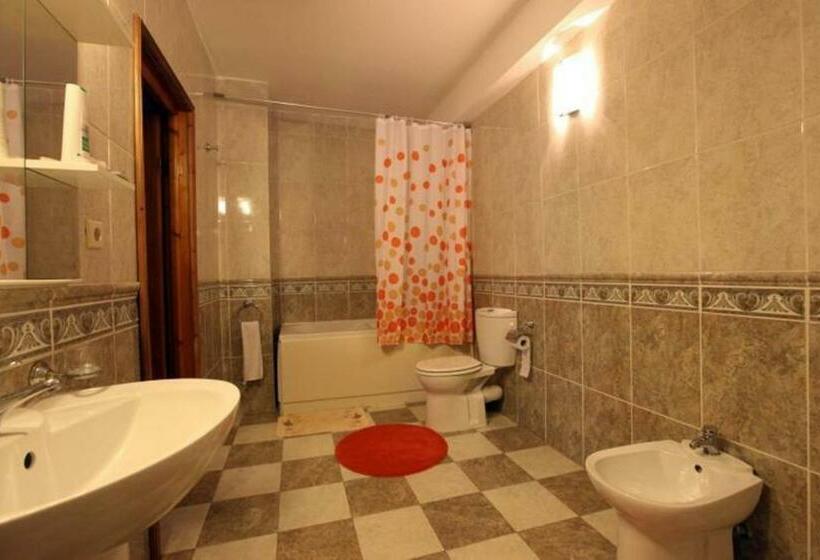 חדר סטנדרט, Pensiunea Aurora Izvorul Muntelui