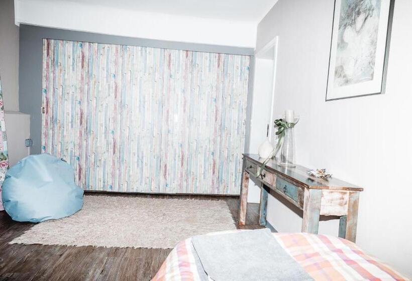 חדר סטנדרט לשלושה, Feierabend Elsdorf