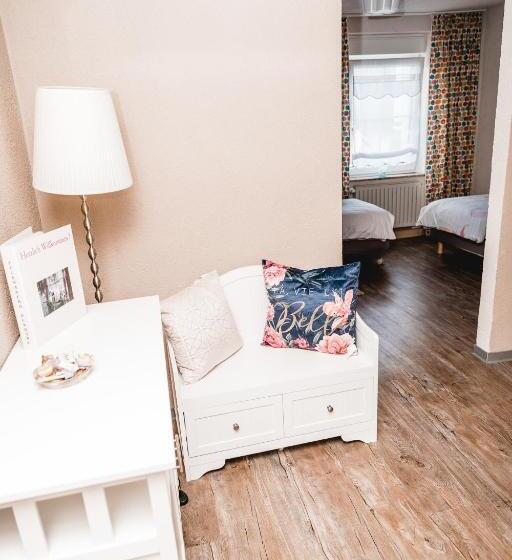 חדר סטנדרט לשלושה, Feierabend Elsdorf