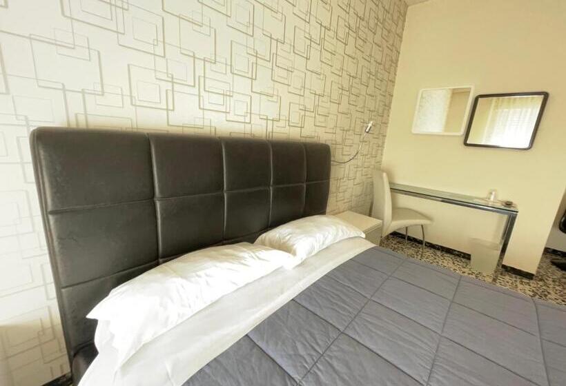 חדר סטנדרט, La Locomotiva