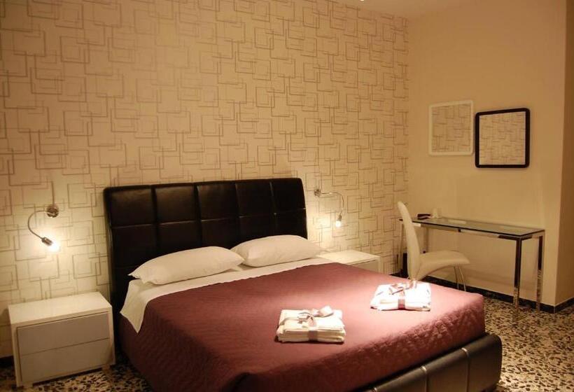 חדר סטנדרט, La Locomotiva