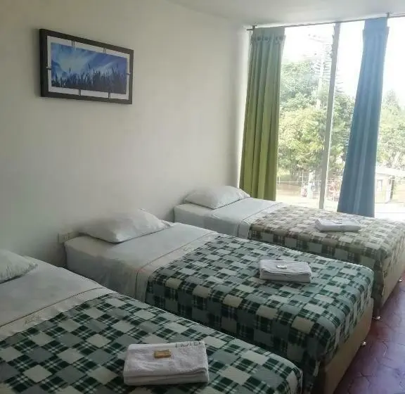 Standard Kolmen Hengen Huone, Mónaco De Fusa