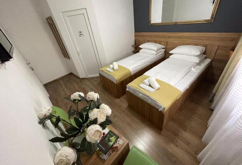 اتاق استاندارد, Guesthouse Check In