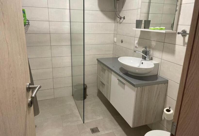 آپارتمان 1 خوابه با بالکن, Guesthouse Check In