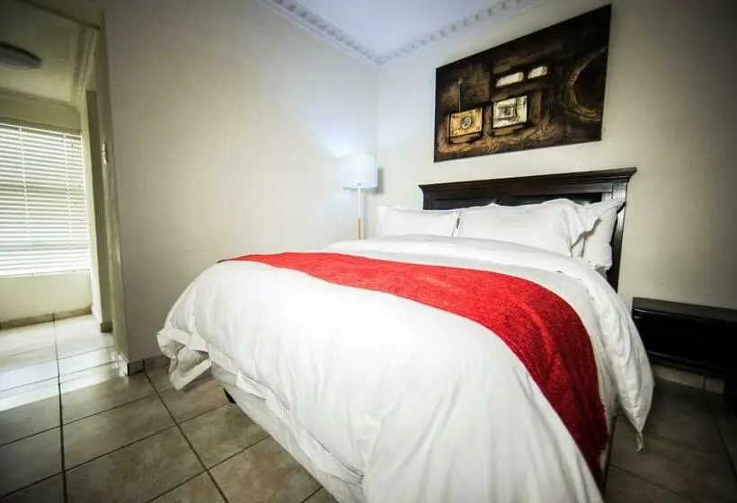 اتاق لوکس, Kingfisher Lodge