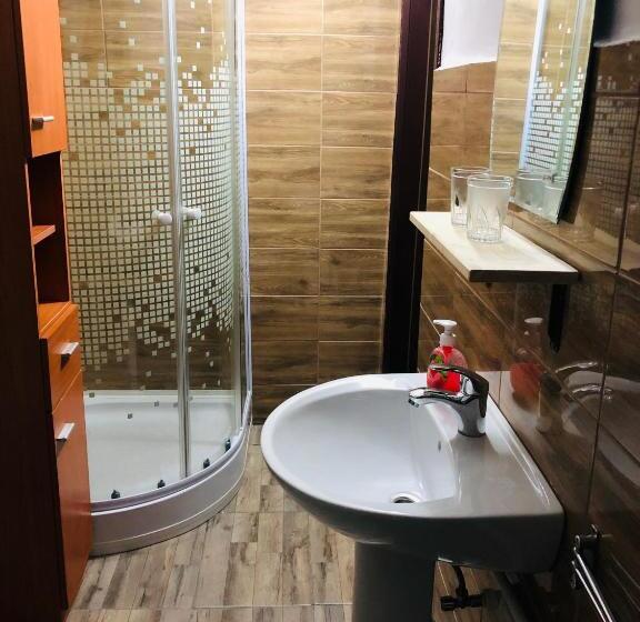 스탠다드 트리플 룸, Pensiunea Ioana